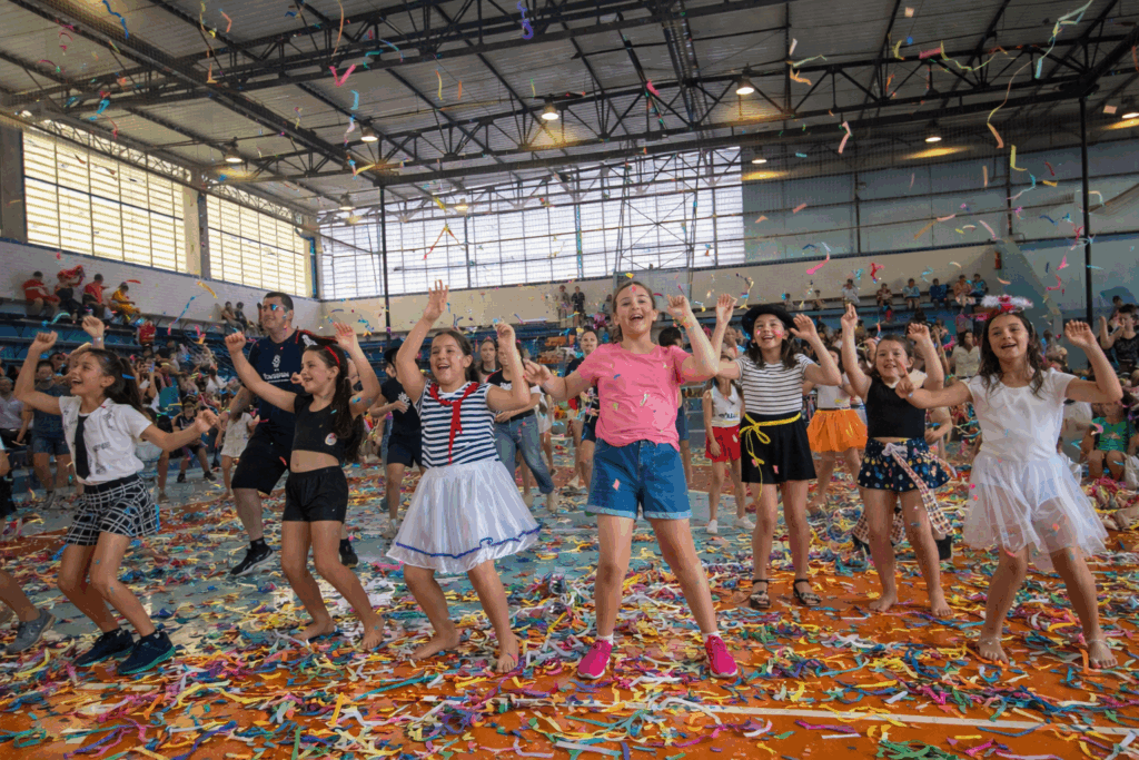 Alunos do Colégio Puríssimo Coração de Maria durante o Purifolia 2026 em Rio Claro